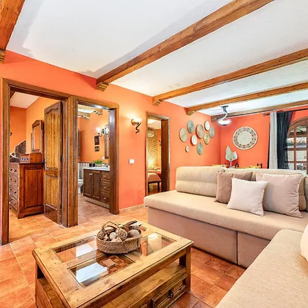 Con Piscina Privada *