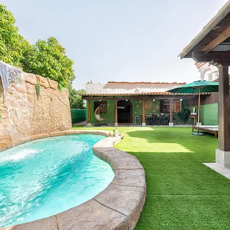 Con Piscina Privada *