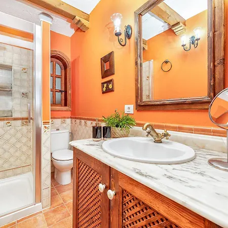 Con Piscina Privada